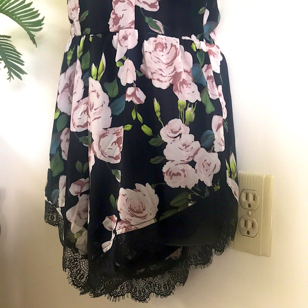 Pretty Roses Lounge Shorts Jumpsuit - Picture 6 of 17